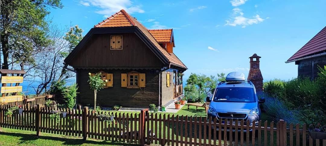 Villa Kuca Za Odmor Poljanica Okicka à Jastrebarsko Extérieur photo