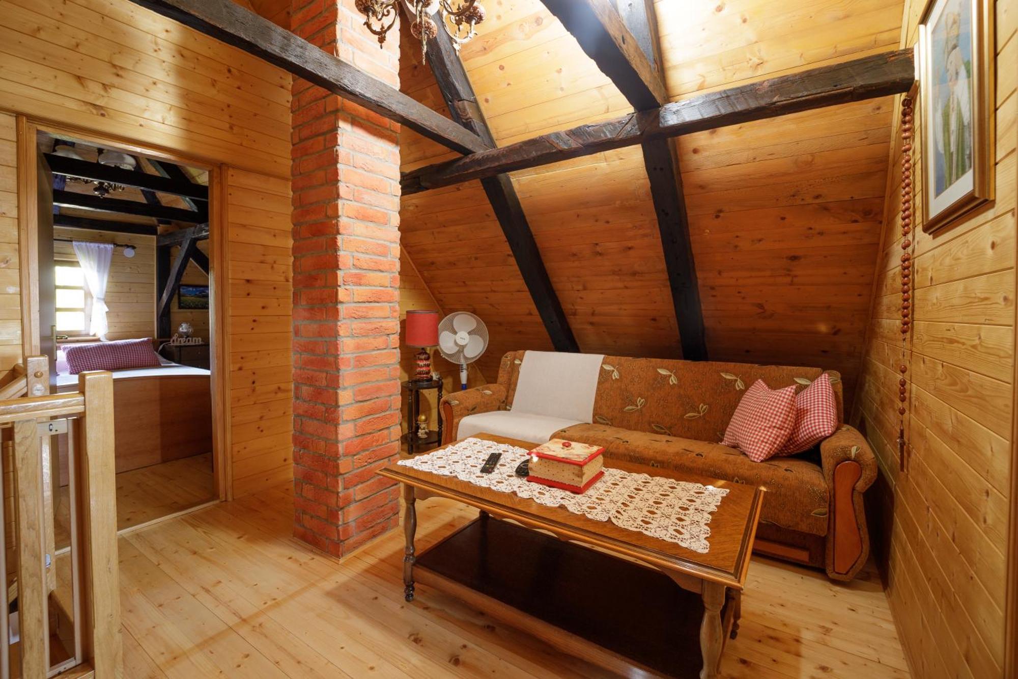 Villa Kuca Za Odmor Poljanica Okicka à Jastrebarsko Extérieur photo