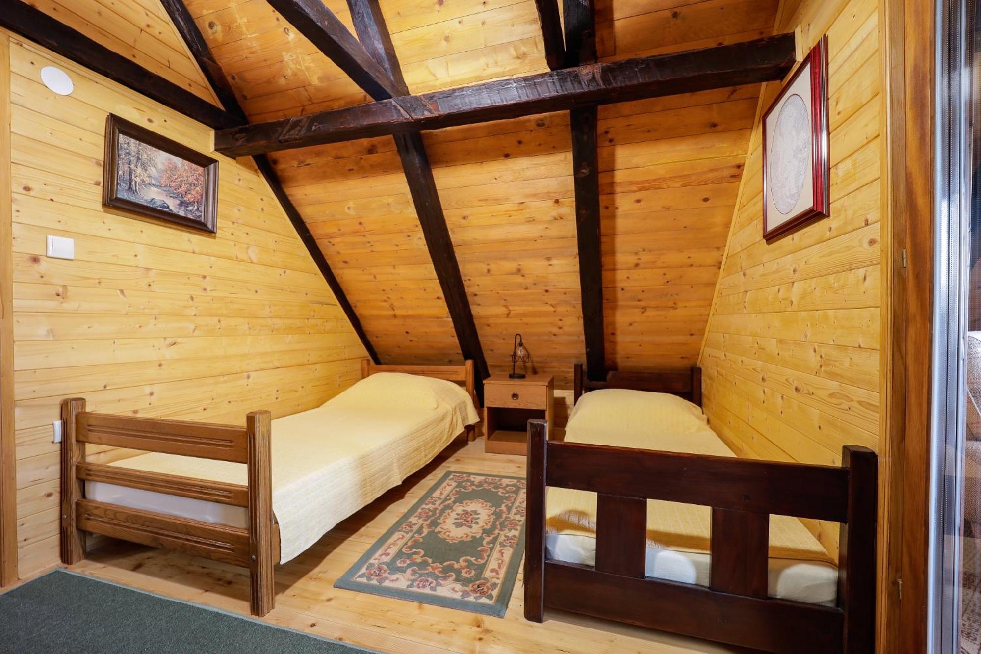 Villa Kuca Za Odmor Poljanica Okicka à Jastrebarsko Extérieur photo